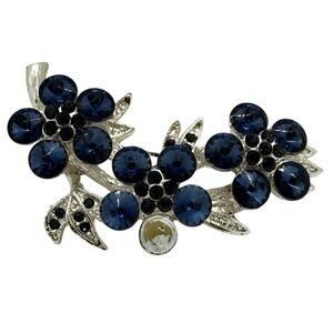 Silver Tone Blue Crystal 3-Flower Rhinestone Brooch Pin Vintage